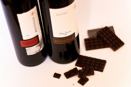 El vino ha de ser muy seco si se trata de chocolates de gran pureza.